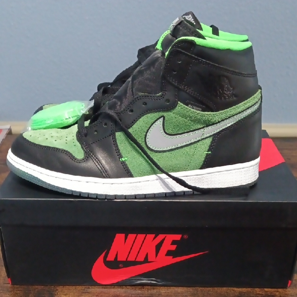 Nike Black and Green High-Top Sneakers - Picture 2 of 6